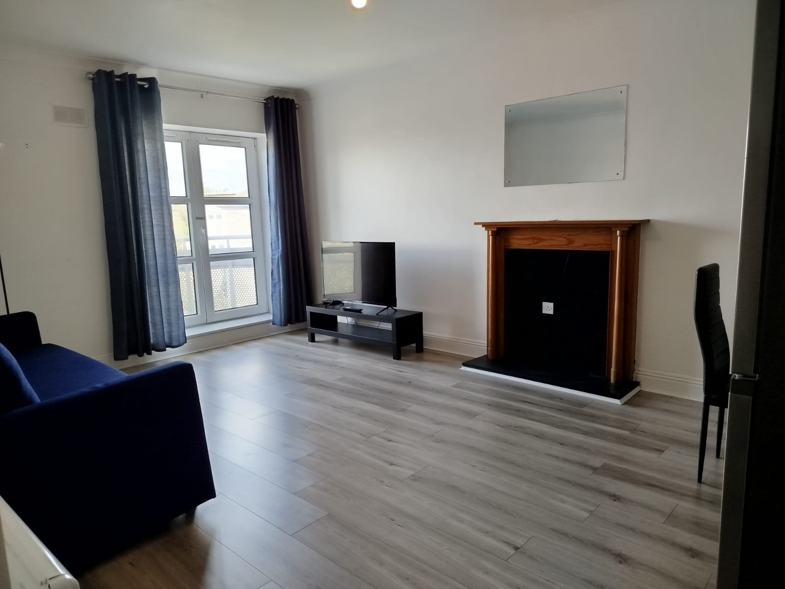 Smithfield Area Car Park 2 Bedroom Apartment